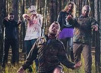 Zombie podczas Run Or Death. Szkoła Wizażu i Charakteryzacji SWiCh przygotowuje żywe trupy. Fot. Piotr Pazdyka