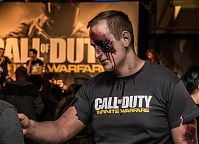 Szkoła Wizażu i Charakteryzacji SWiCh na premierze Call Of Duty Infinite Warfare, 4 XI 2016 r. Fot. Anita Kot