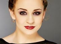 Make-up: Karolina Sobolewska, Modelka: Wiktoria Sitkiewicz, Fotografia: Piotr Pazdyka