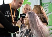 Efekt WOW z portalem modnewlosy.pl podczas Healthy Lifestyle Show. 24-25 lutego 2018 r. Fot. Anita Kot